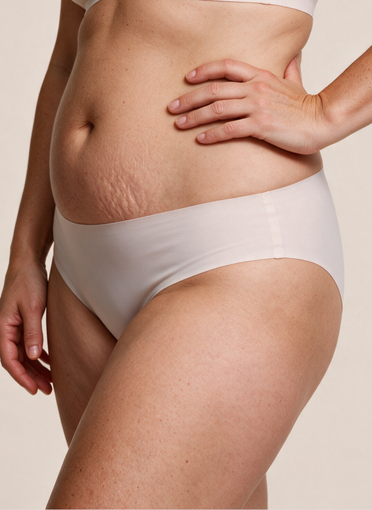 Culotte Aube MUE en rose poudré clair, vue de profil