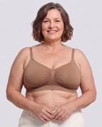 Soutien-gorge Halo MUE en caramel, porté de face