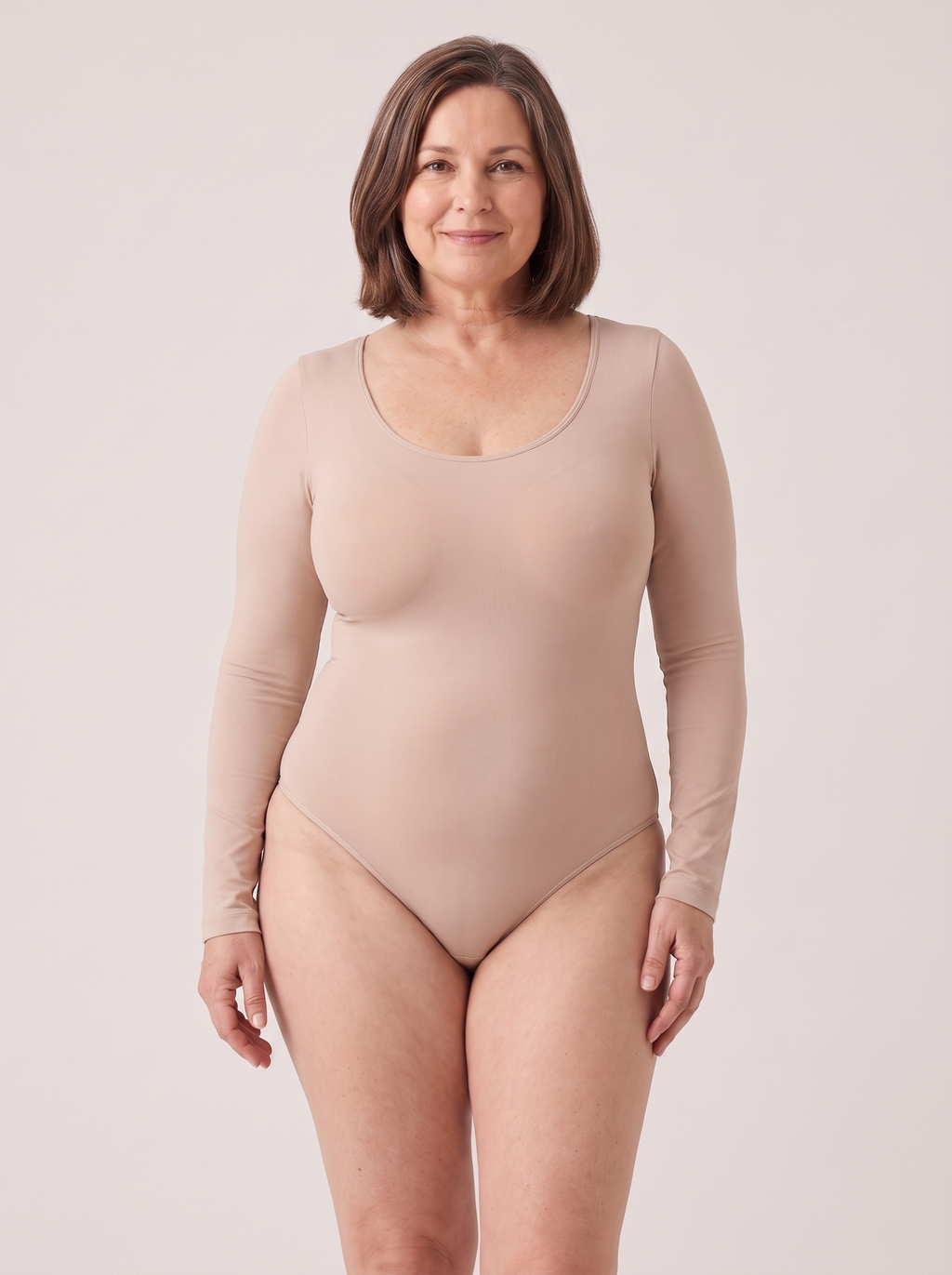 Body Sève MUE en nude, manches longues, porté de face