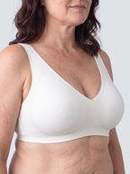 Soutien-gorge Aube MUE en ivoire, vue rapprochée du décolleté