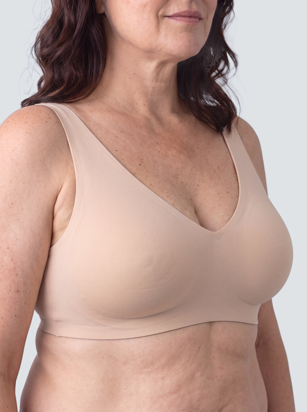 Soutien-gorge Aube MUE en nude, vue rapprochée du décolleté