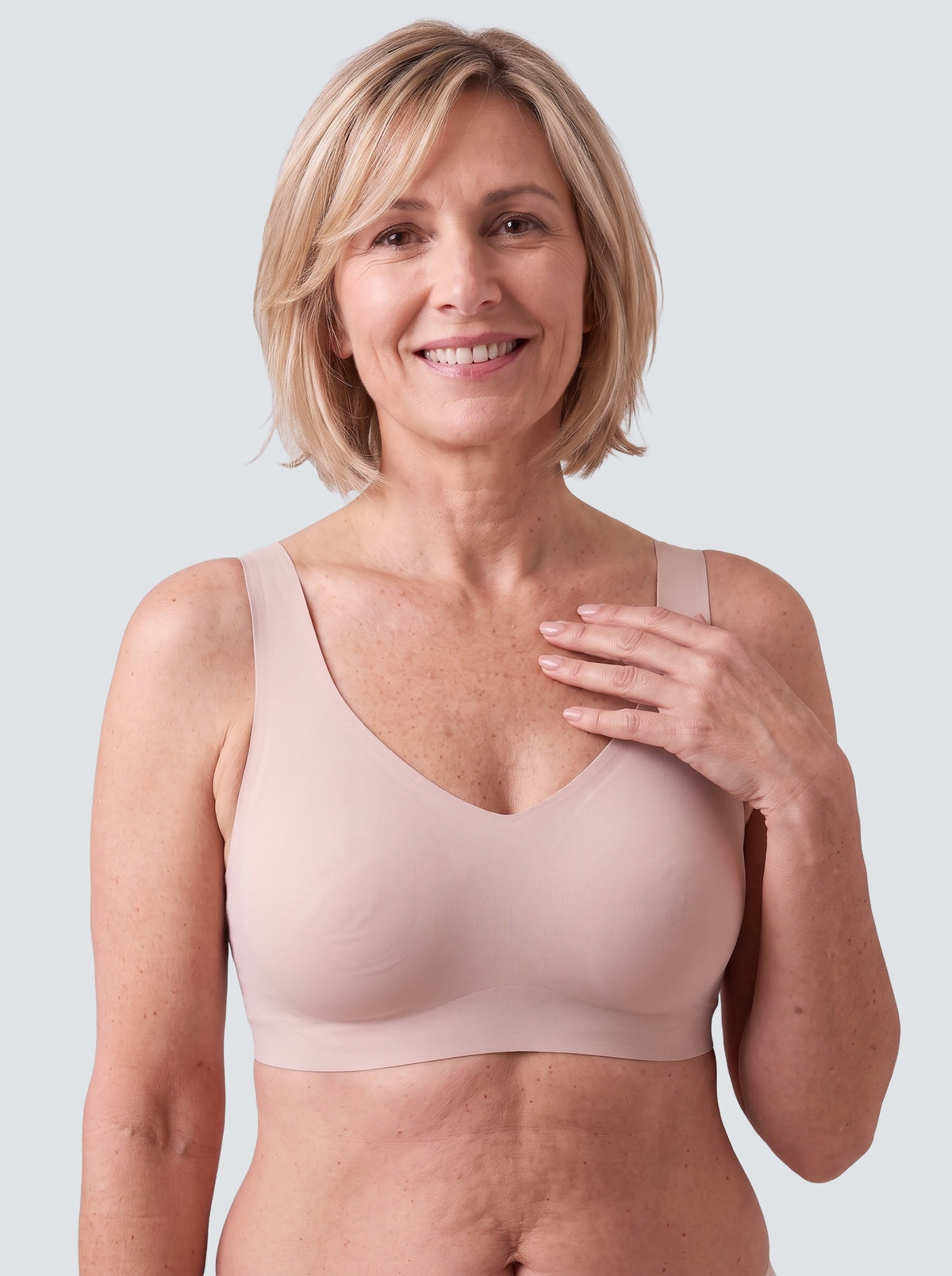 Soutien-gorge Lisière MUE en rose poudré clair, porté de face