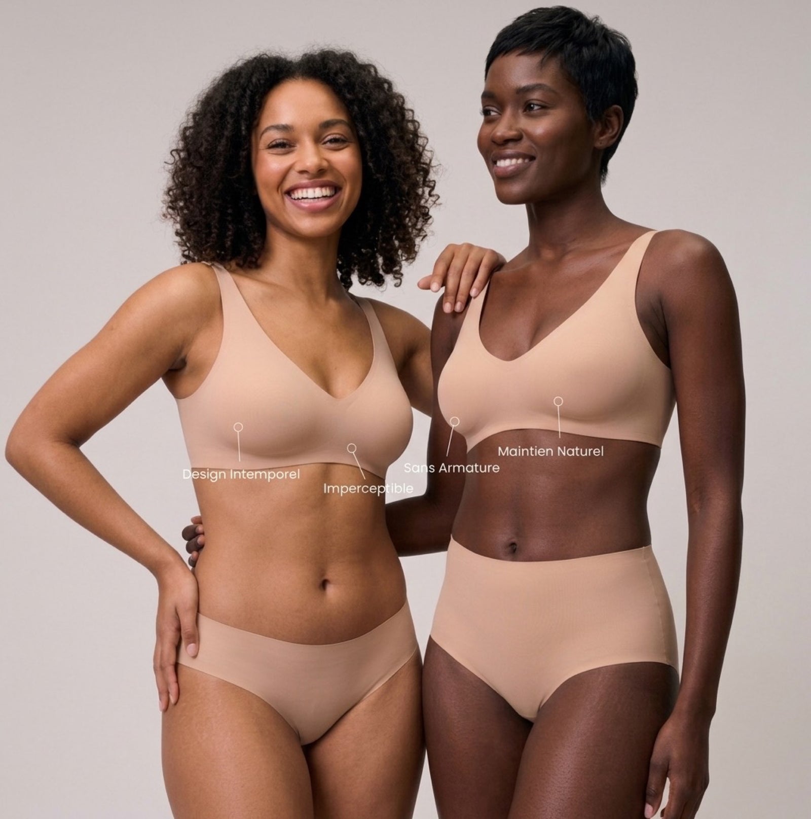 Deux femmes portant la lingerie MUE en coloris nude