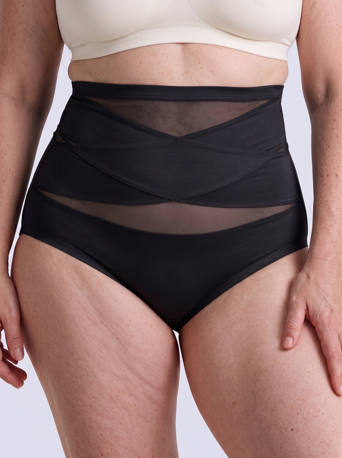 Culotte gainante Étreinte — noir face
