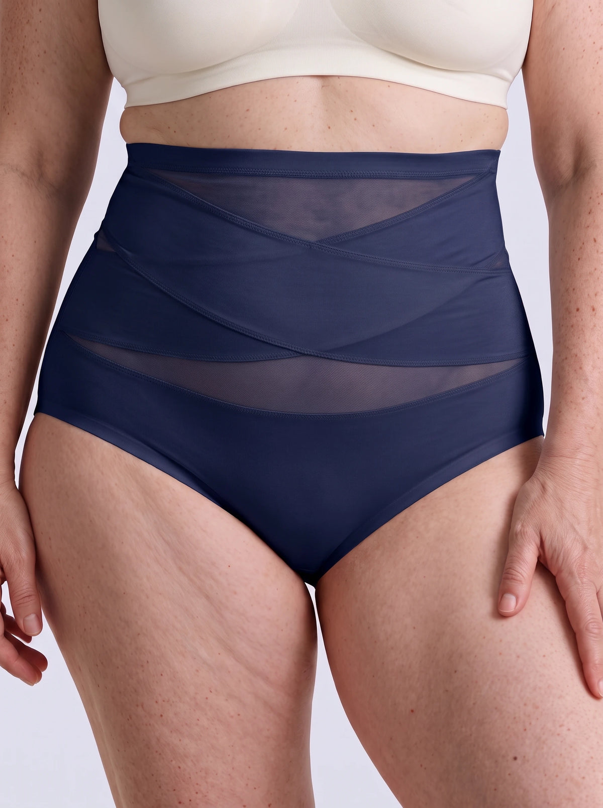Culotte gainante Étreinte — bleu nuit face