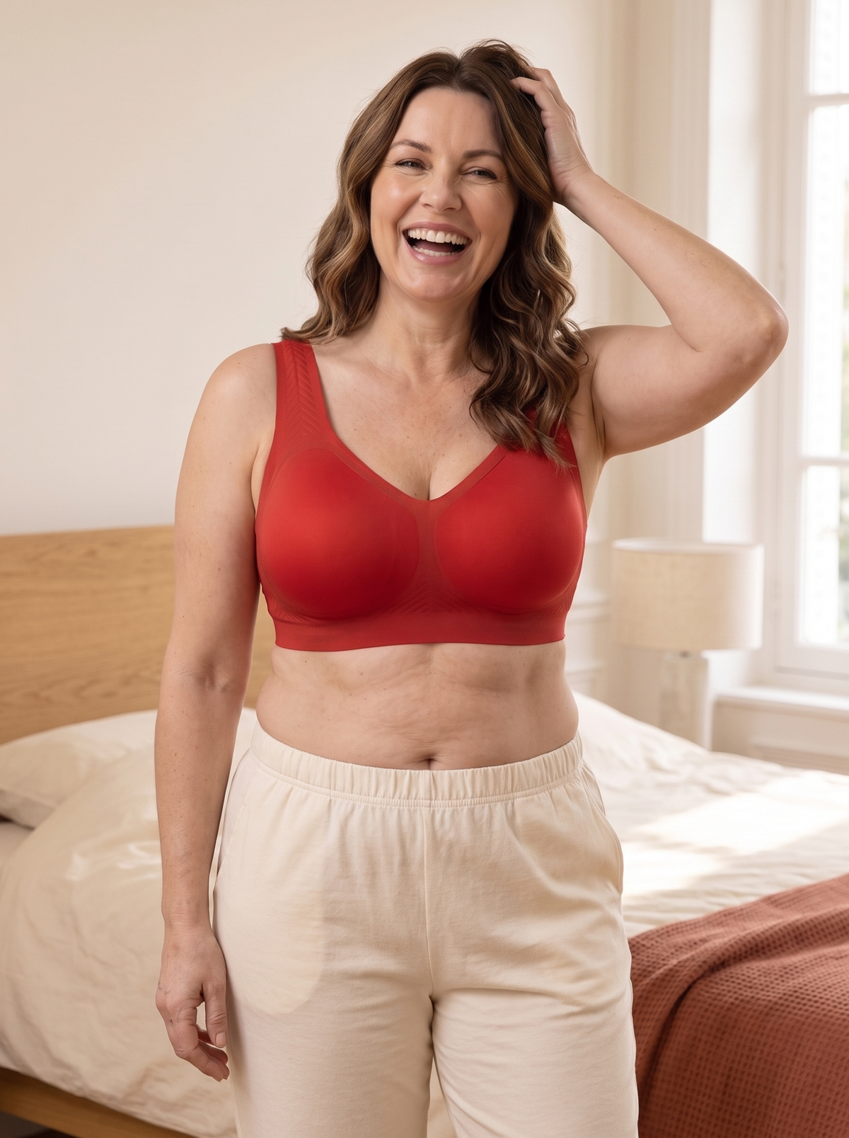 Soutien-gorge MUE Rive porté par une femme souriante